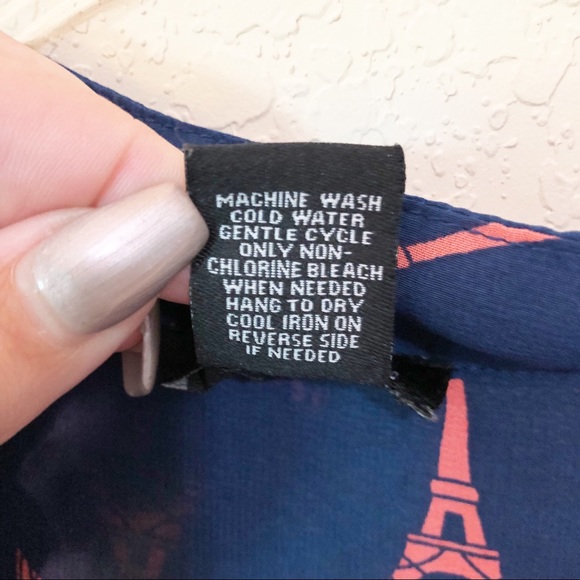 Rue 21 | Eiffel Tower blouse 3/4 sleeve - Picture 3 of 4